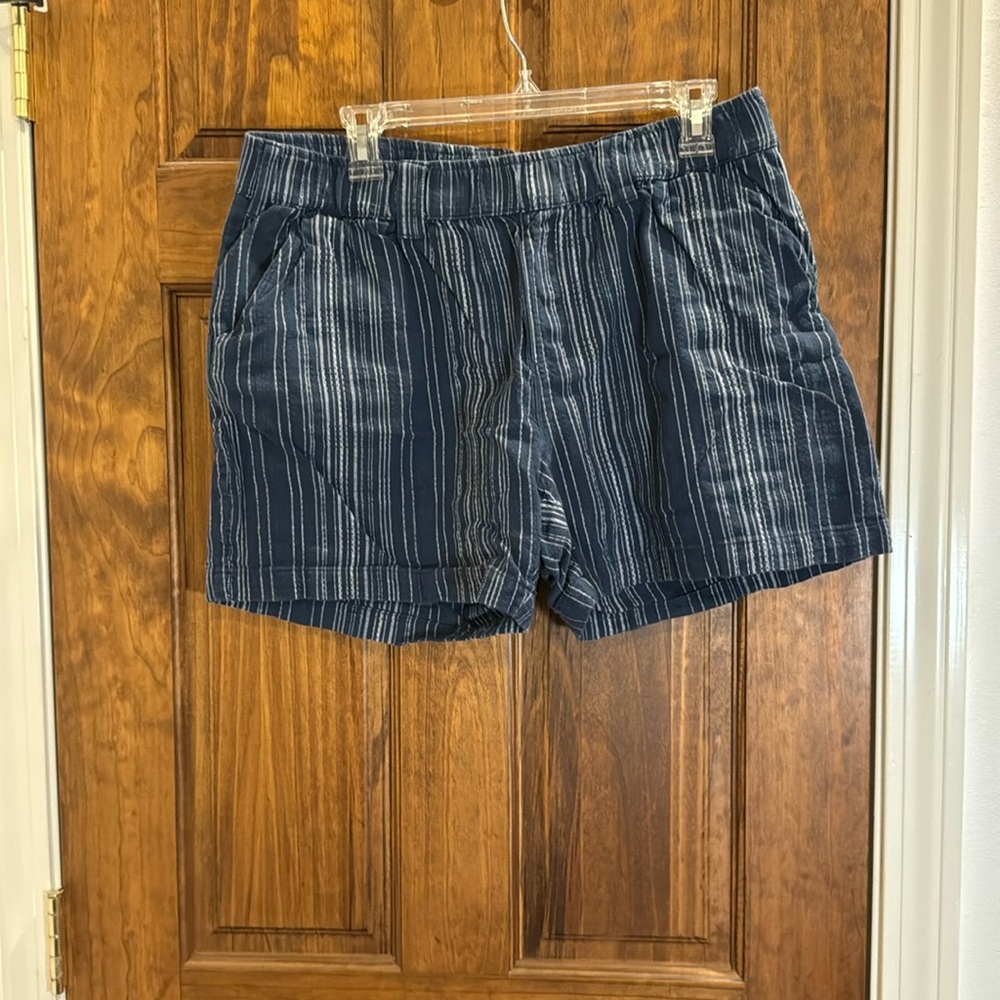 Aventura organic cotton blue striped shorts, L